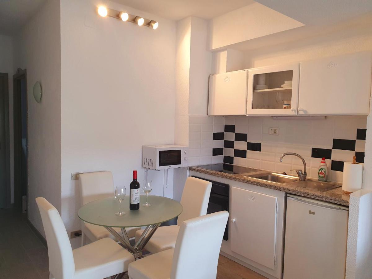 Relax Apartment Лос Кристианос Екстериор снимка